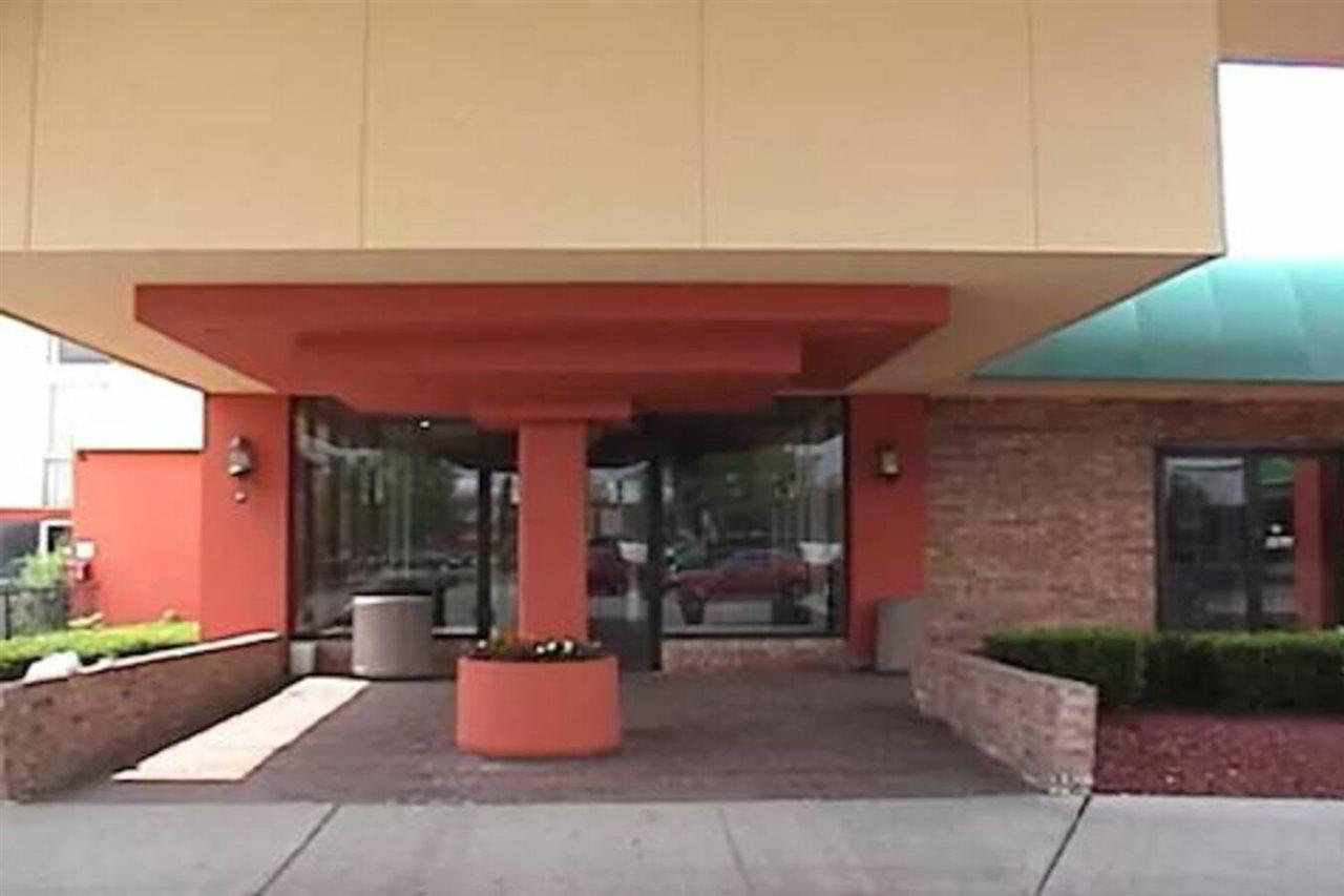 A Victory Inn & Suites - Ann Arbor Bagian luar foto