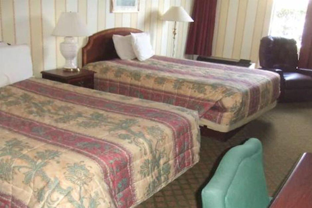 A Victory Inn & Suites - Ann Arbor Bagian luar foto
