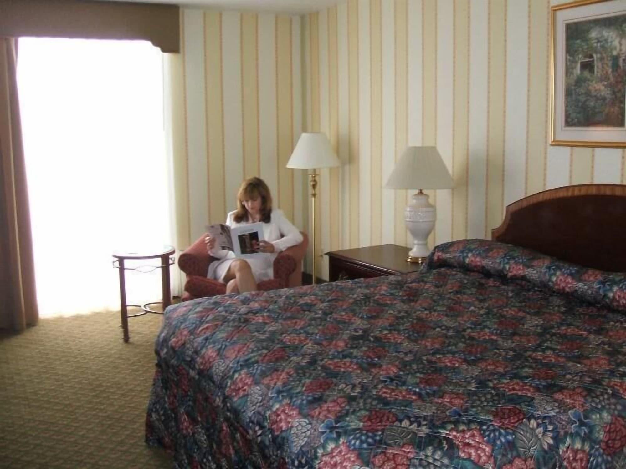 A Victory Inn & Suites - Ann Arbor Ruang foto